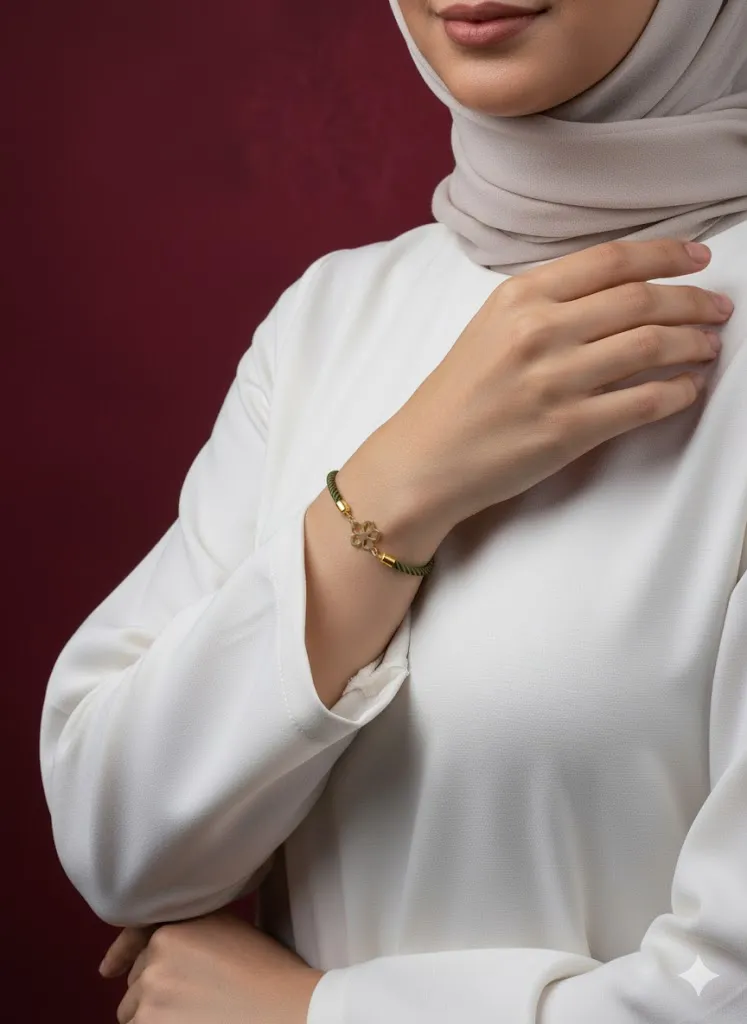 دستبند طلای گل با بند چرمی - Image 2